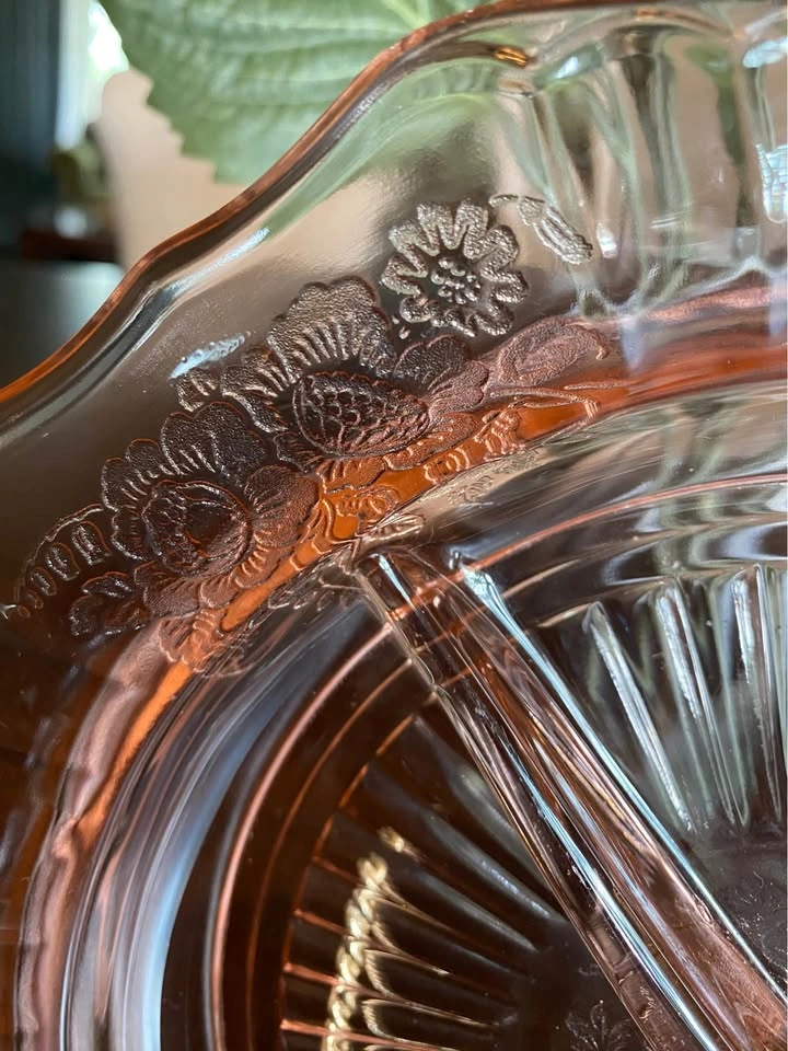 Pink Depression Glass Divided Relish Dish - photo 3