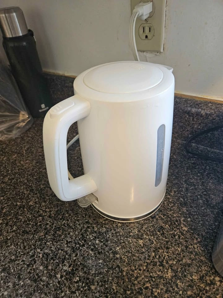 Toastmaster Electric Kettle - photo 2