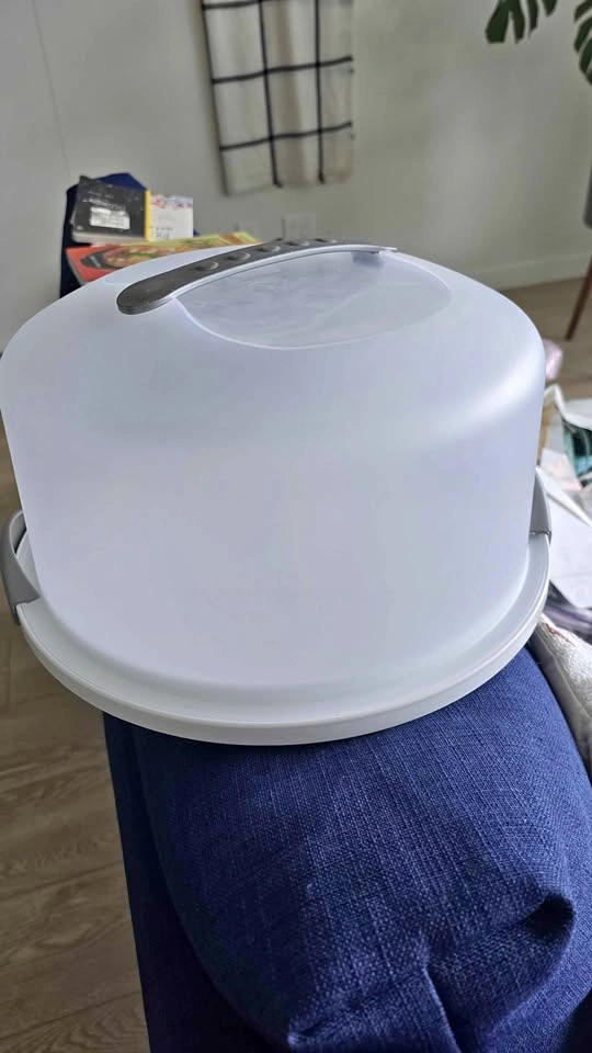 Plastic Cake Carrier