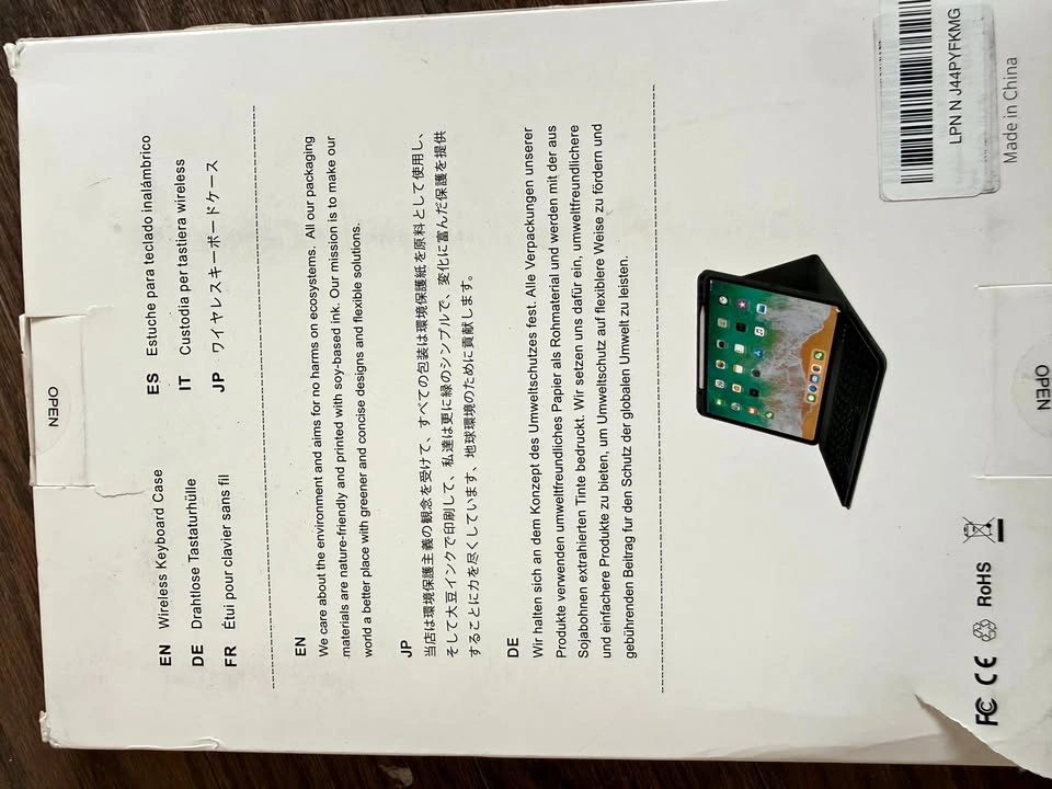 Wireless Bluetooth Keyboard Case for iPad - Brand New