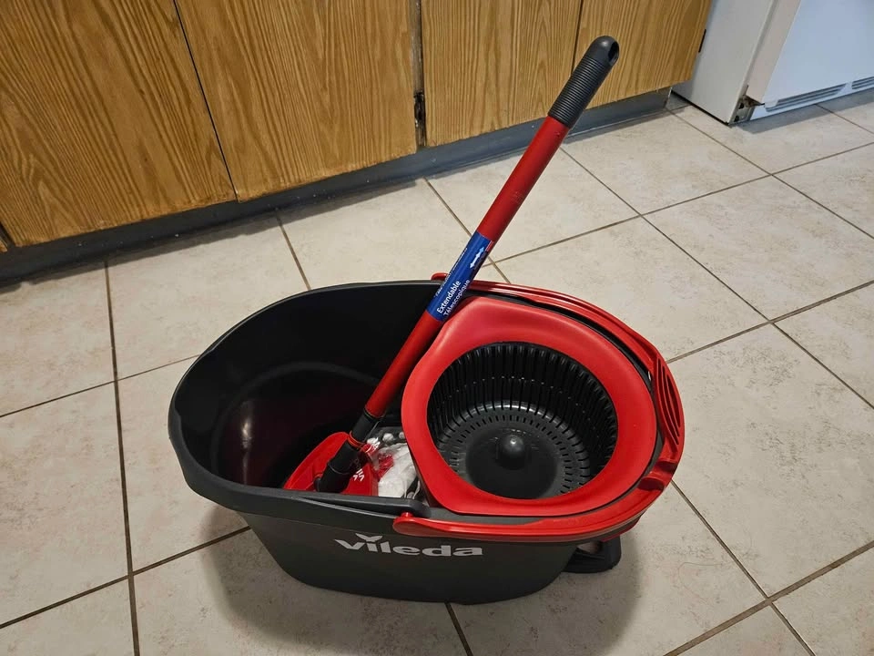 Vileda EasyWring Spin Mop and Bucket- Brand New - photo 2