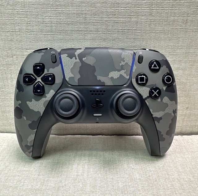 Gray Camouflage ps5 controller