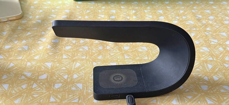 3-in-1 Wireless Charging Station - photo 2