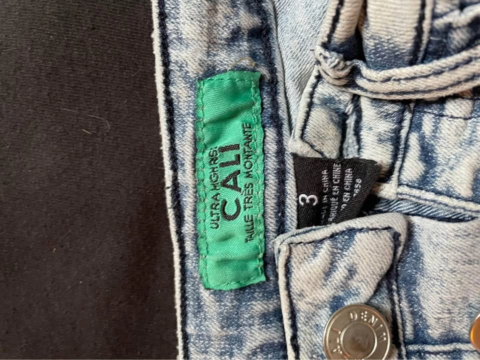 Denim Jean shorts size 3 - photo 2