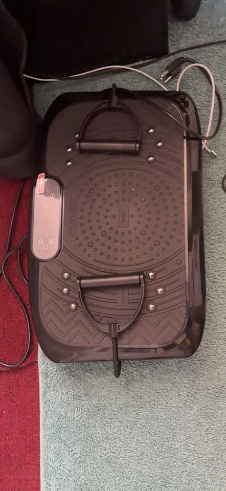 Vibration Plate Exercise Machine - photo 2