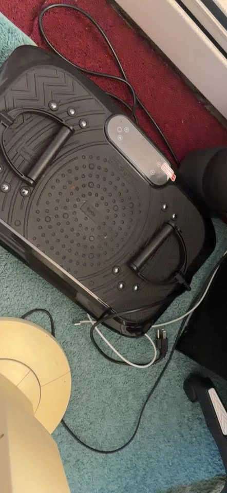Vibration Plate Exercise Machine - photo 3