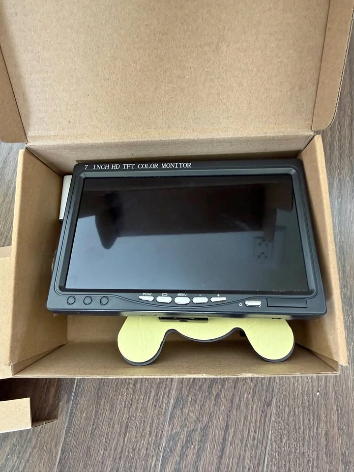 Yasoca 7" TFT LCD Monitor | HDMI & VGA Portable Display