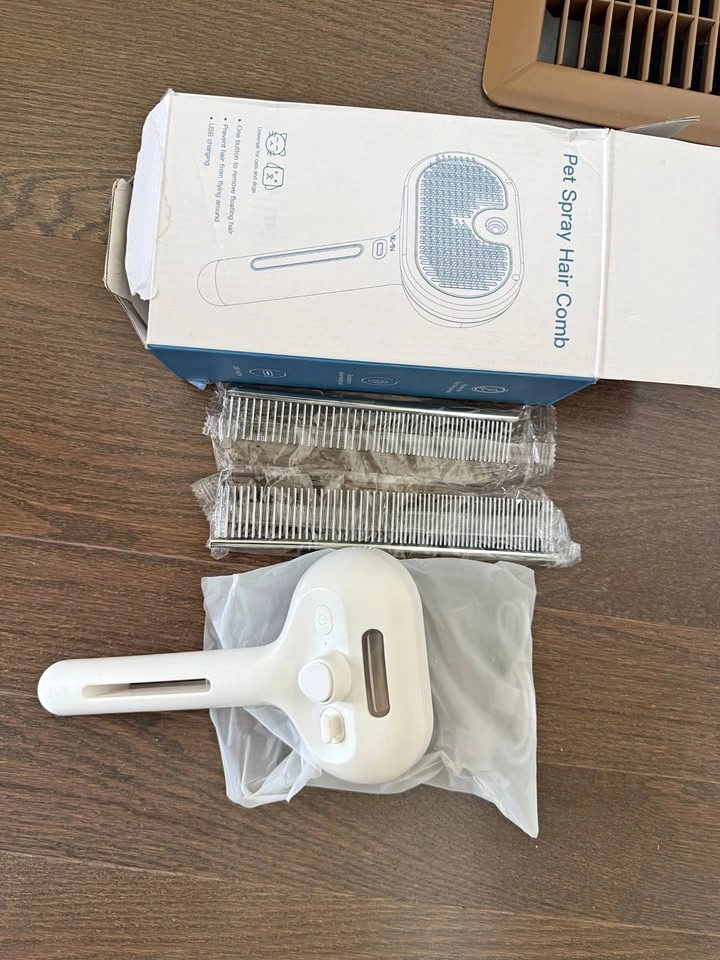 Rechargeable Pet Spray Grooming Brush