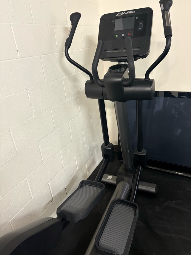 life fitness club series + - photo 2