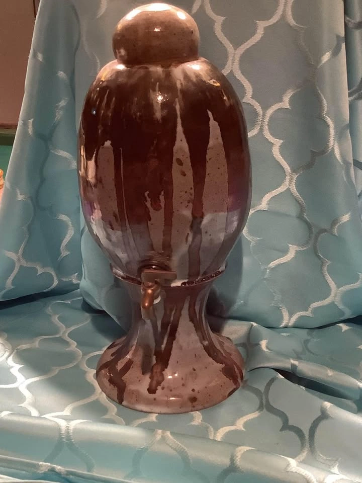 Pottery, One of a kind beverage dispenser. - photo 2