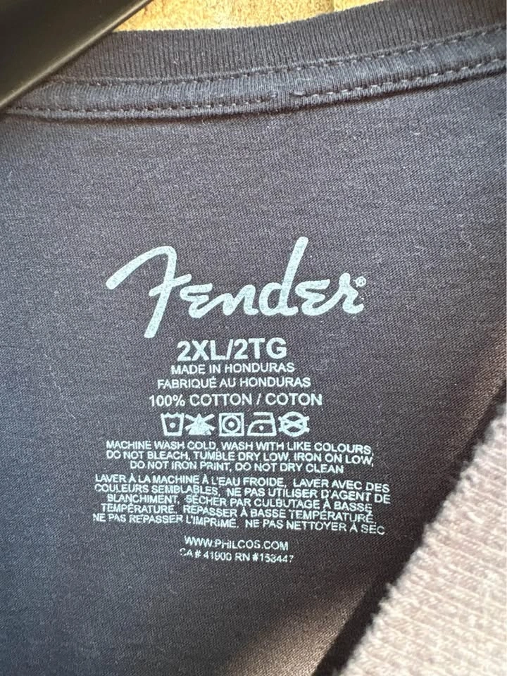 🎸 Fender "Est. 1946 California" Graphic T-Shirt - Size 2XL - photo 3
