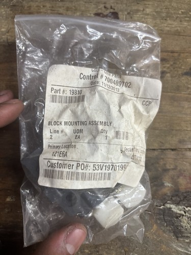 Caterpillar Block Mounting Assembly Control 700489702 Part 19810 - photo 2