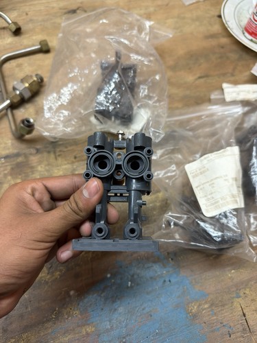 Body Upper Universal 3.0 Valve/Manifold Assembly Module MPN 2572 - photo 2