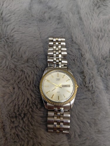 Vintage Quartz Watches - Timex, Celebrity, Chrome - Lot of 3 - photo 5