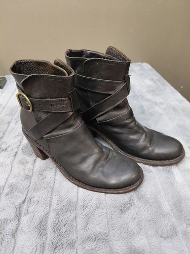 FIORENTINI & BAKER ITALY WOMEN'S BLACK LEATHER ANKLE STRAP BOOTS