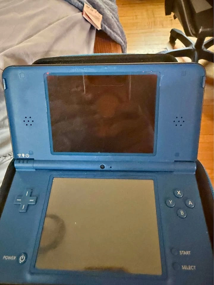 Nintendo DSi XL