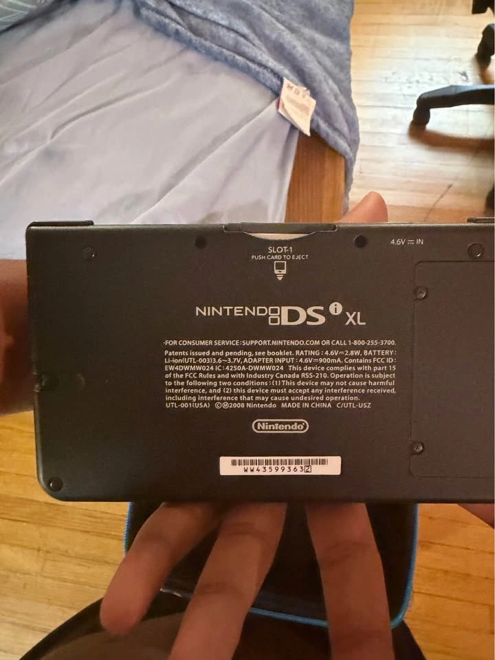 Nintendo DSi XL - photo 4