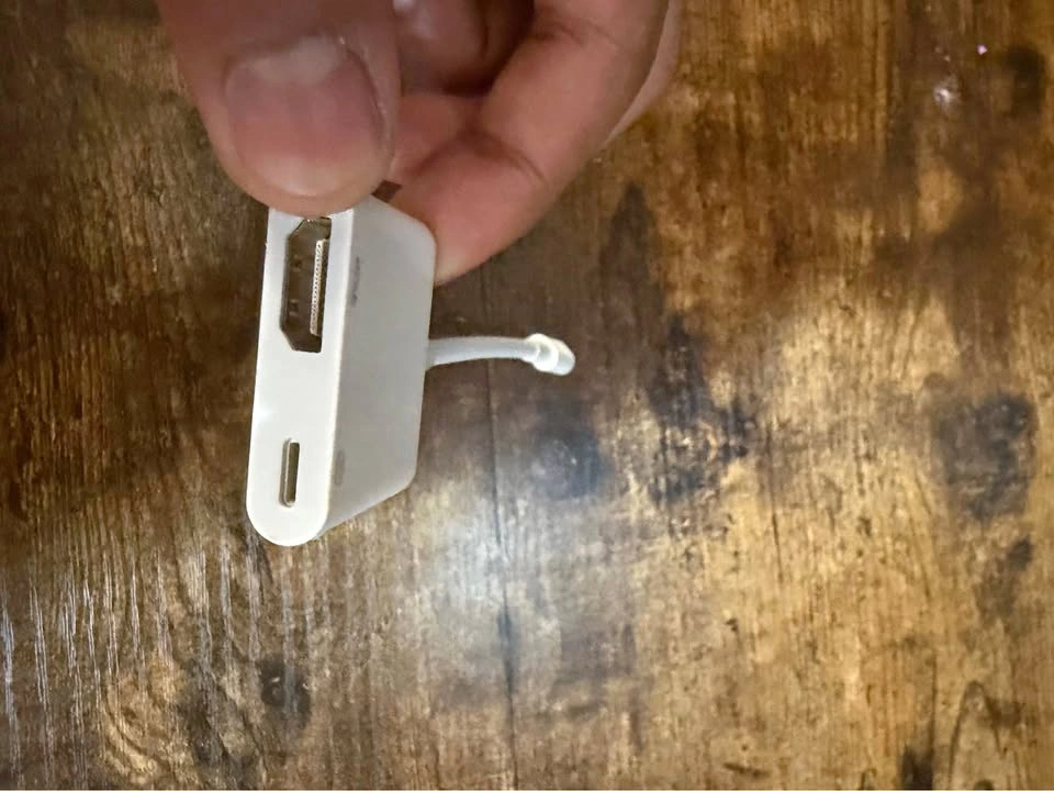 Apple Lightning to Digital AV Adapter