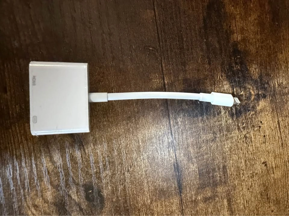 Apple Lightning to Digital AV Adapter - photo 2