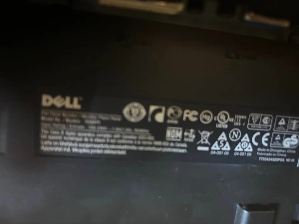 Dell P190St and Lenovo LT1952p Computer Monitors - photo 5