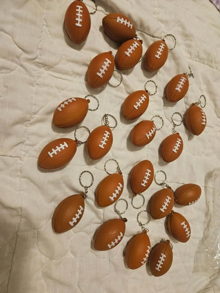 Football Stress Ball Keychain Lots - pack of 20 - photo 3