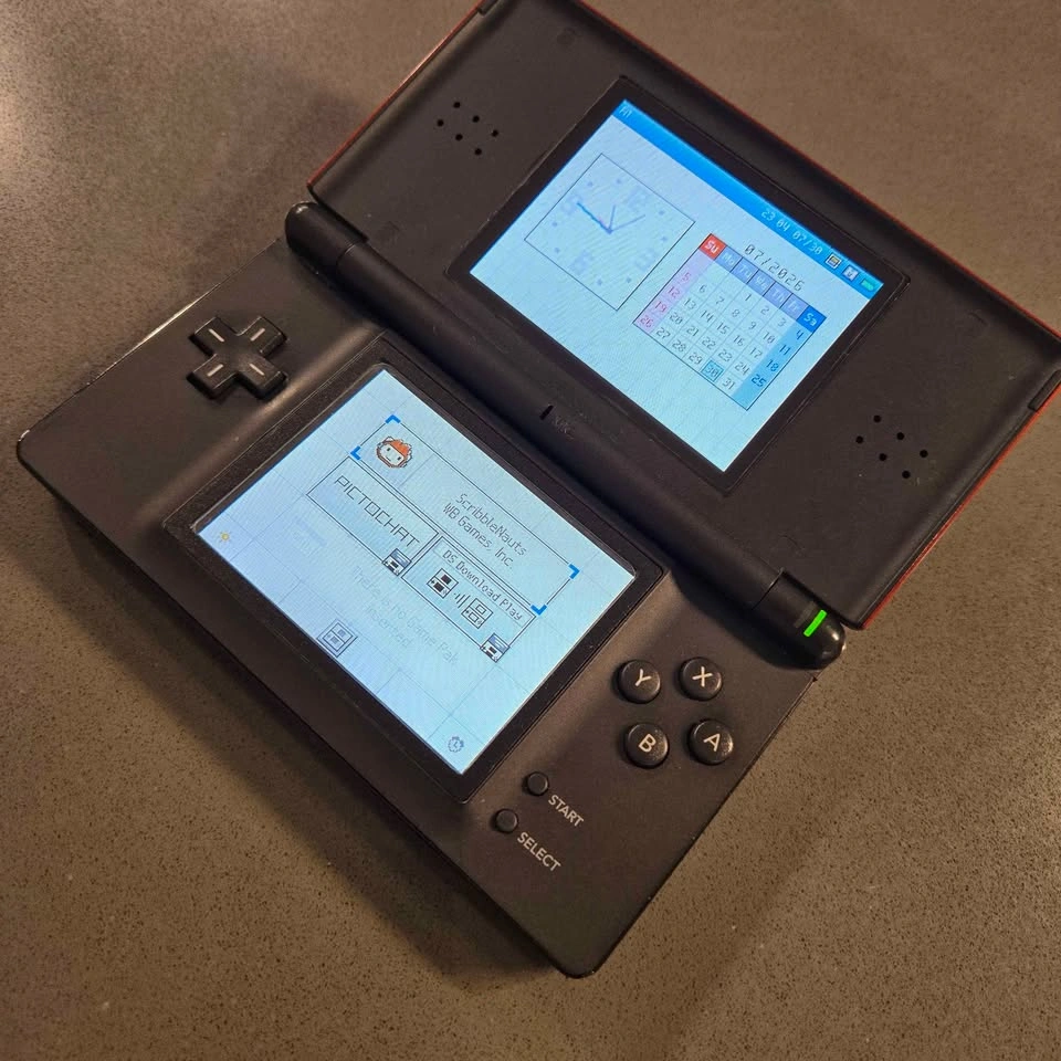 Nintendo Ds Lite. Excellent condition. Charger, stylus inc. - photo 3