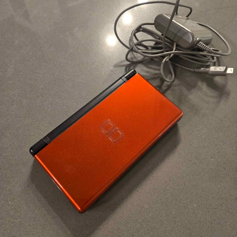 Nintendo Ds Lite. Excellent condition. Charger, stylus inc. - photo 5