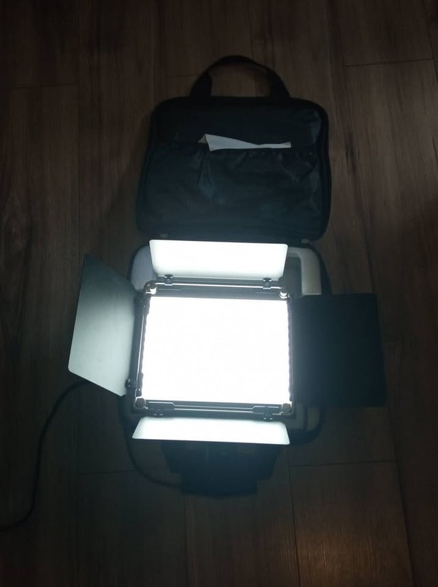 Neewer NL660 LED lights - photo 3