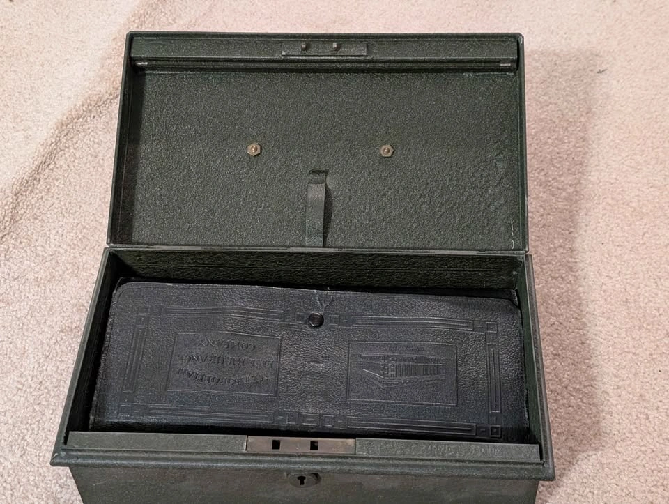Vintage Metal Document Box with Metropolitan Life Insurance Wall - photo 3