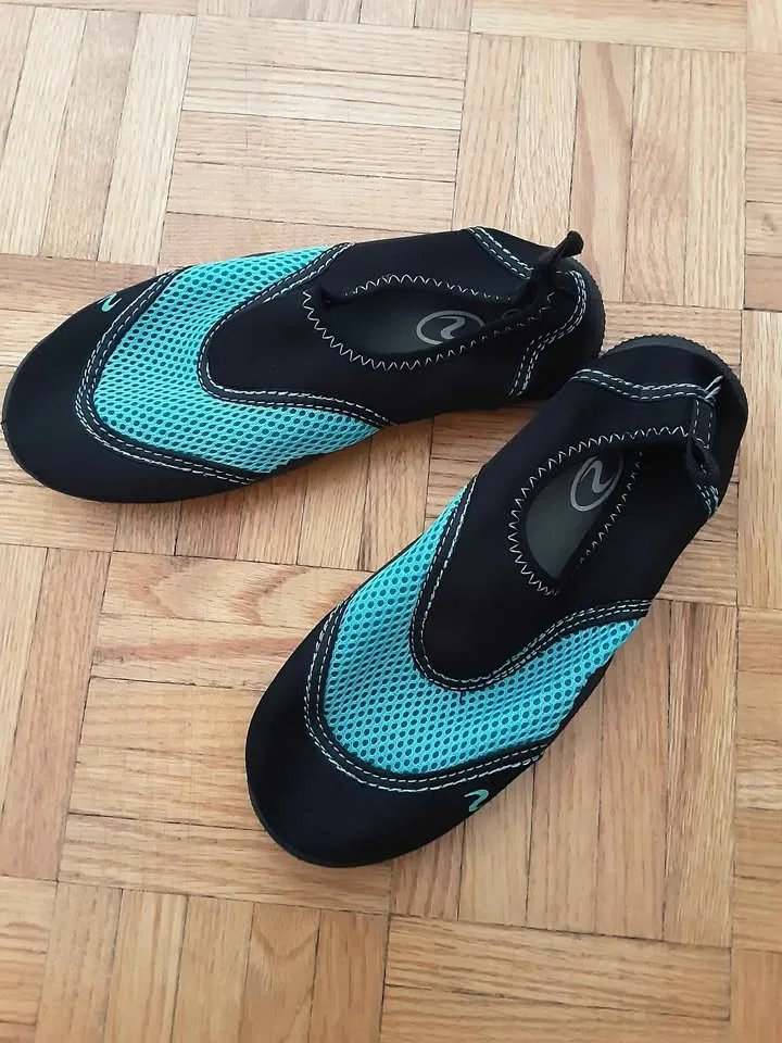 Black and Teal Water Shoes Kids Size 1 Youth - photo 4