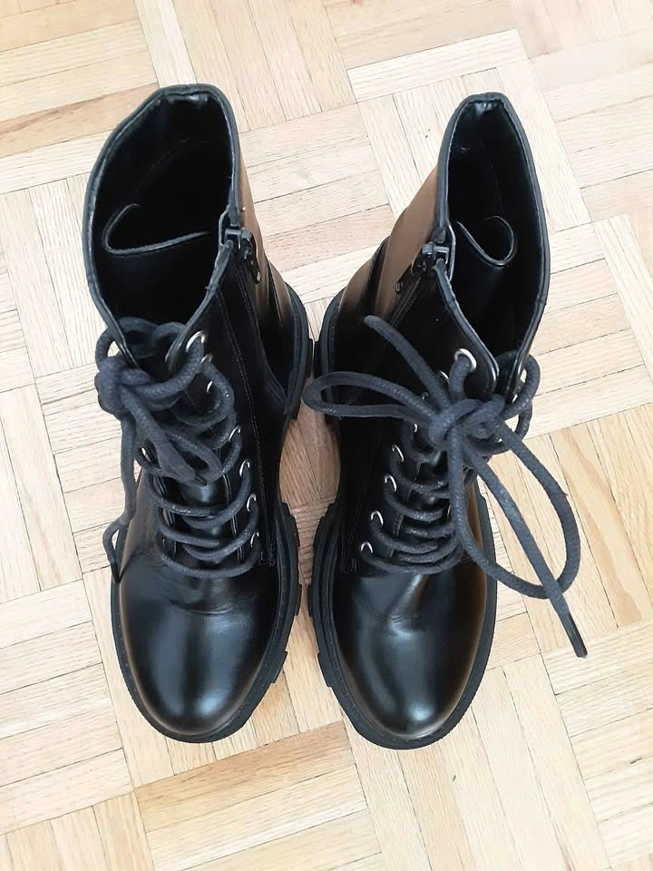 Black Chunky Boots Size 6 - photo 2