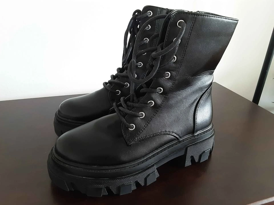 Black Chunky Boots Size 6 - photo 3