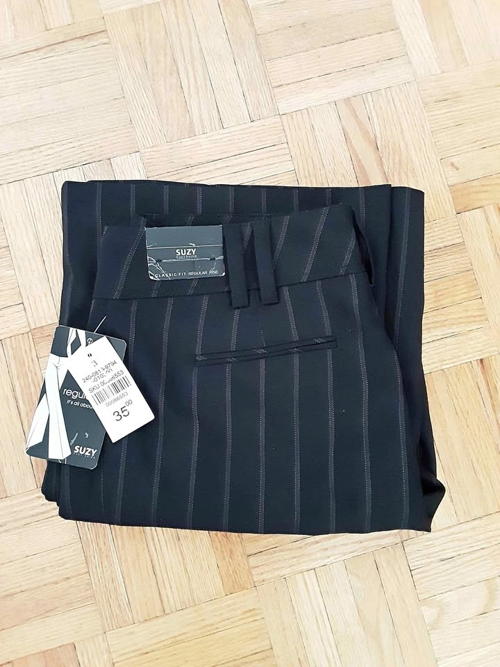 Brand New Suzy Black Pinstripe Pants NWT Size 3/4