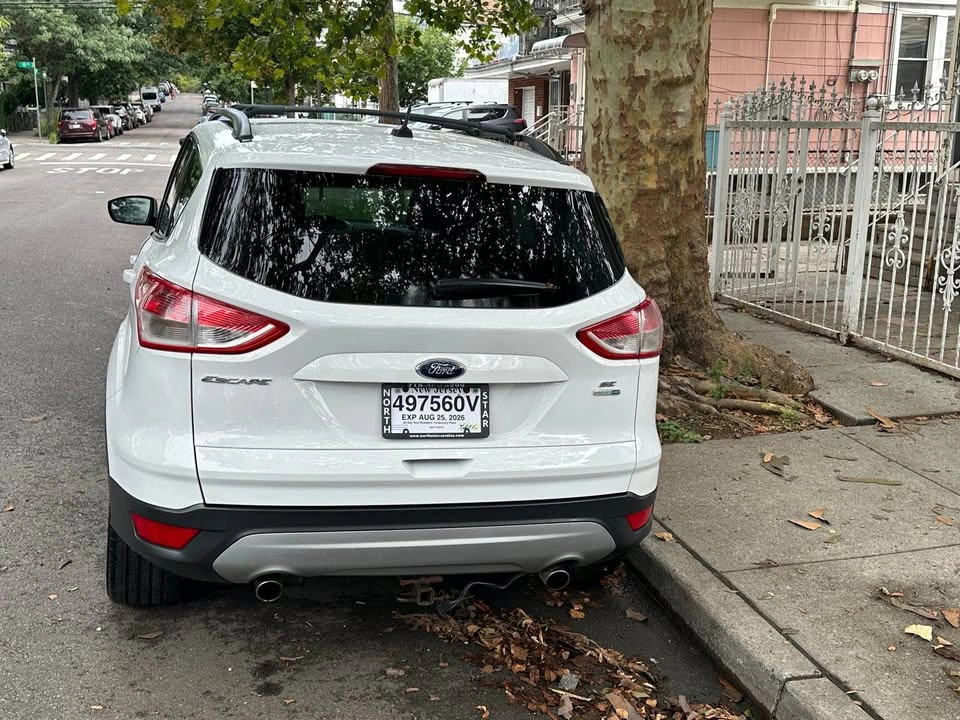 2015 Ford Escape SE Sport Utility 4D - photo 5