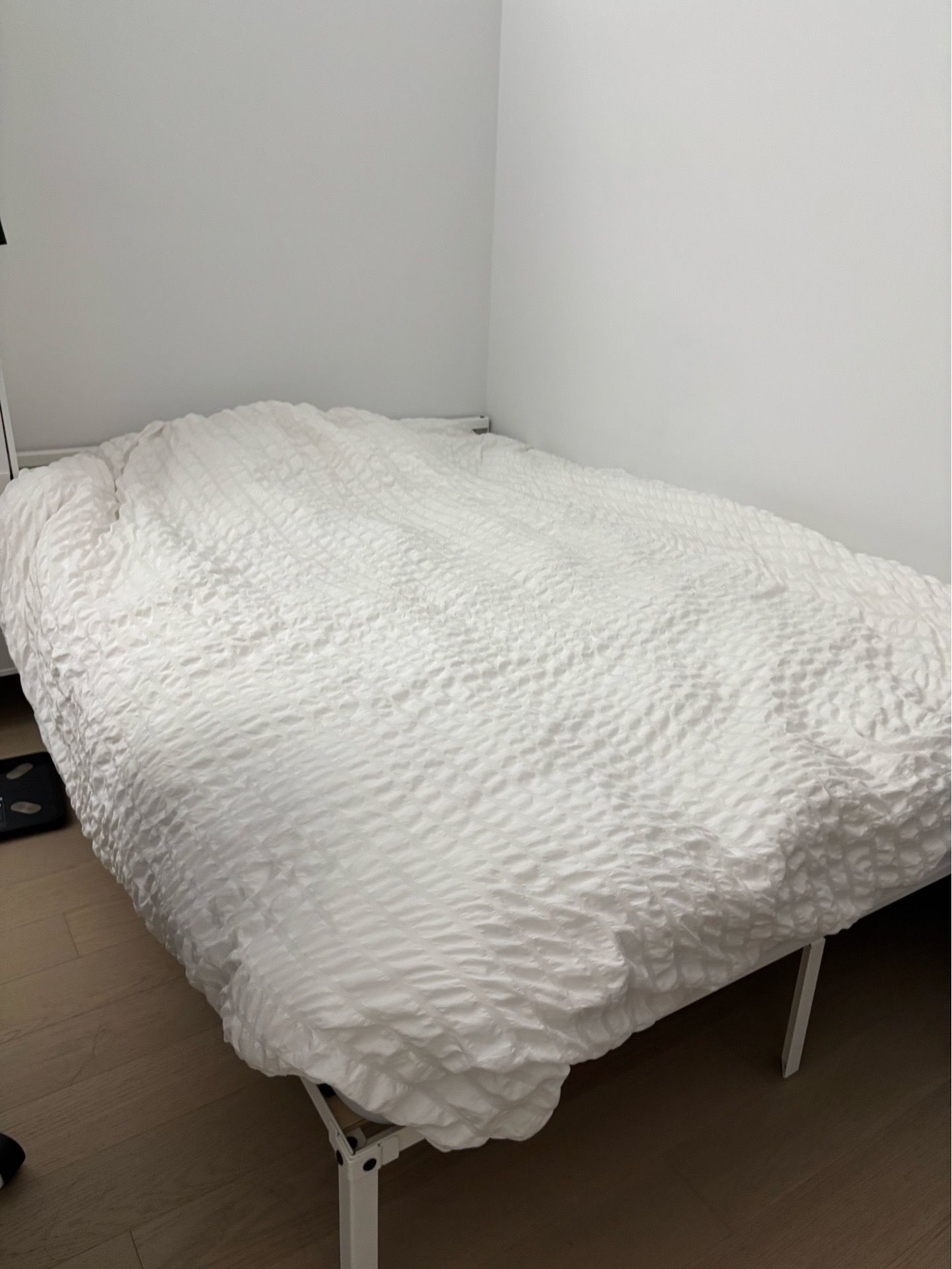 Full size bed+mattress