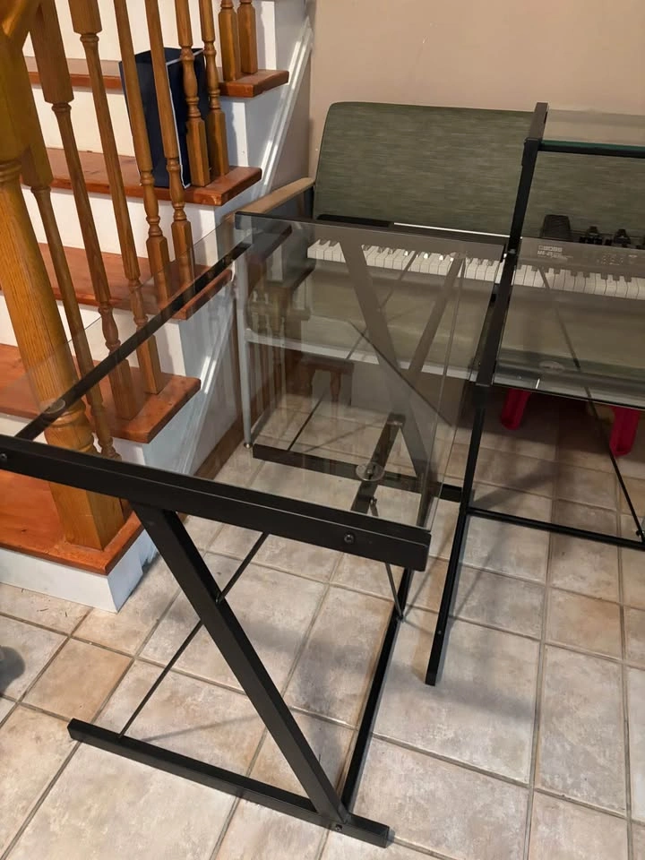 Glass L shape computer desk - photo 3