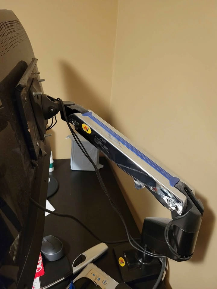 BenQ Monitor and North Bayou Single Arm Monitor