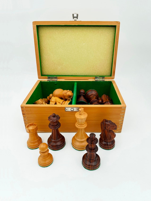 Wooden Chess Pieces with Storage Box