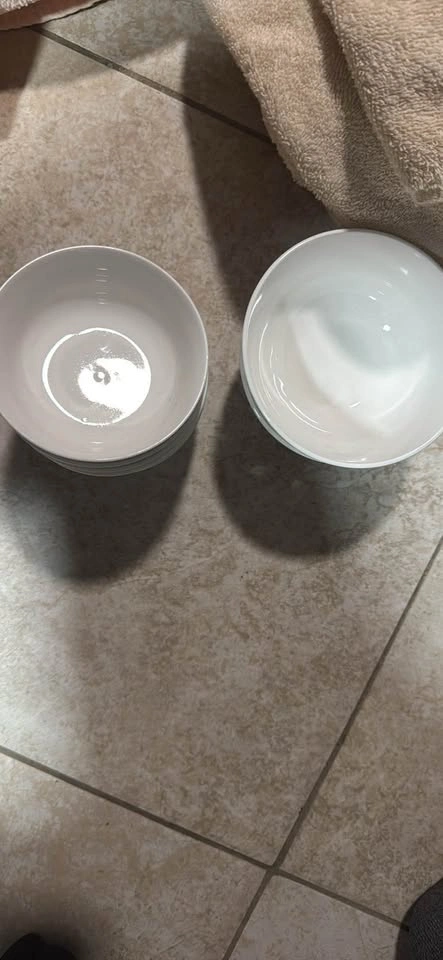 7 White Ceramic Bowls - photo 2