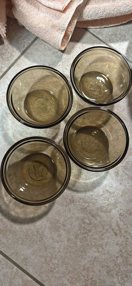 Pyrex amber glass bowls 4