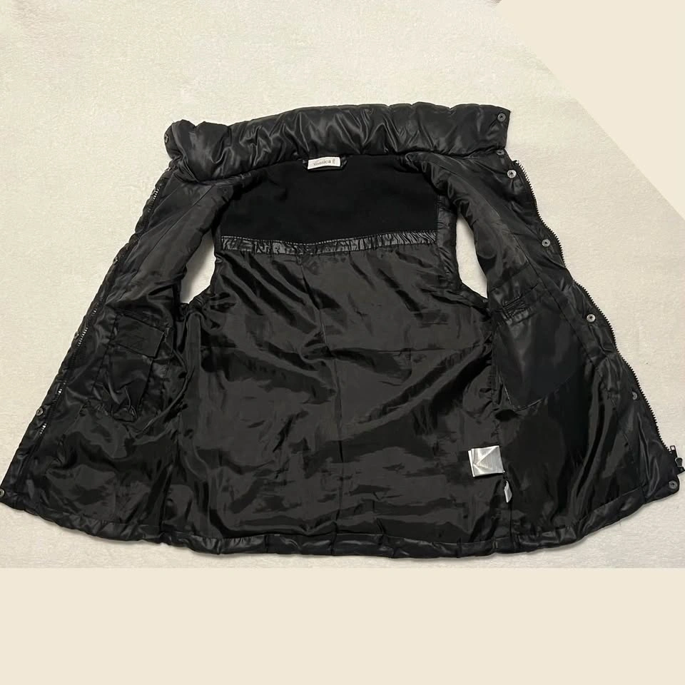Women’s Black Sleeveless Puffer Vest with Hidden Hood - Small - photo 3