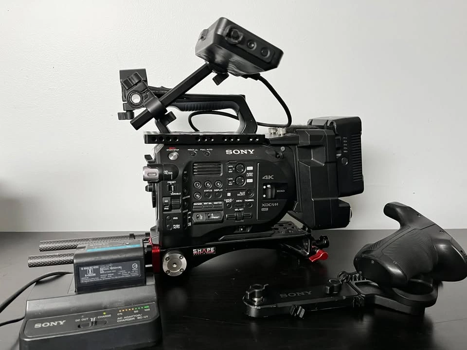 Sony PXW-FS7 Mark II Cinema Camera + XDCA-FS7 Extension Unit - photo 2