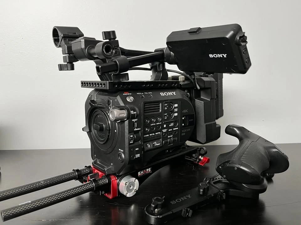Sony PXW-FS7 Mark II Cinema Camera + XDCA-FS7 Extension Unit - photo 3