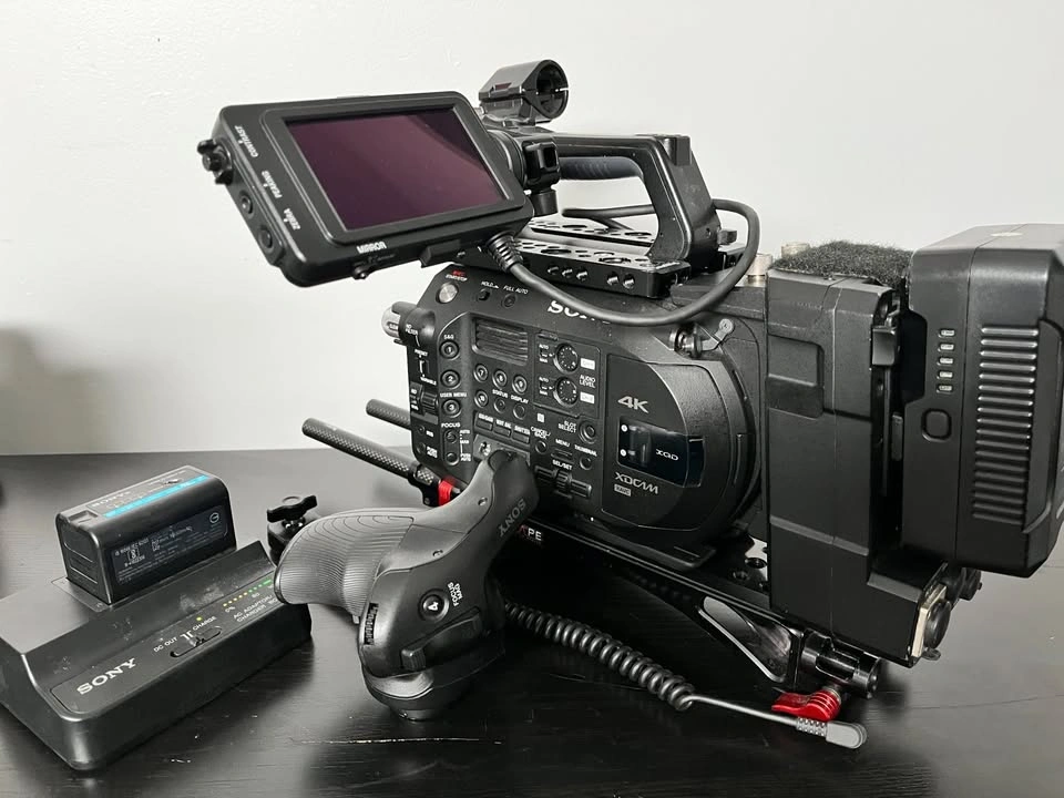 Sony PXW-FS7 Mark II Cinema Camera + XDCA-FS7 Extension Unit - photo 4