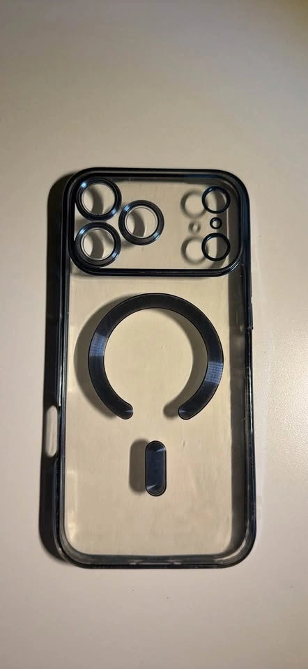 Screen protectors + phone case - photo 2