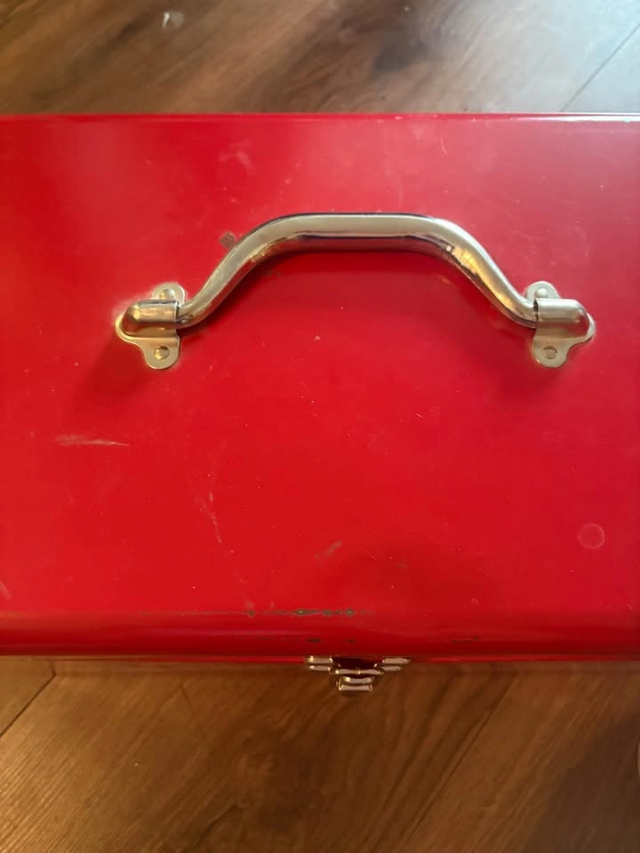 Vintage metal Milwaukee 12 V drill box OBO - photo 2