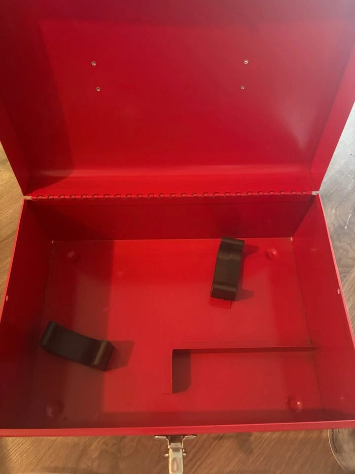 Vintage metal Milwaukee 12 V drill box OBO - photo 4