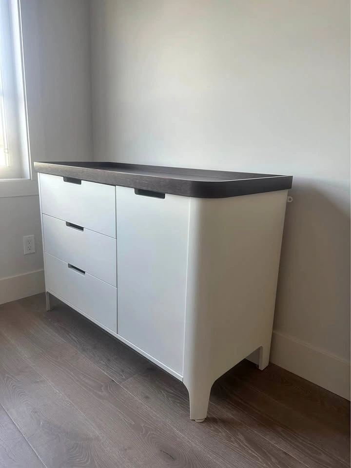 3-Drawer Dresser with Side Cabinet