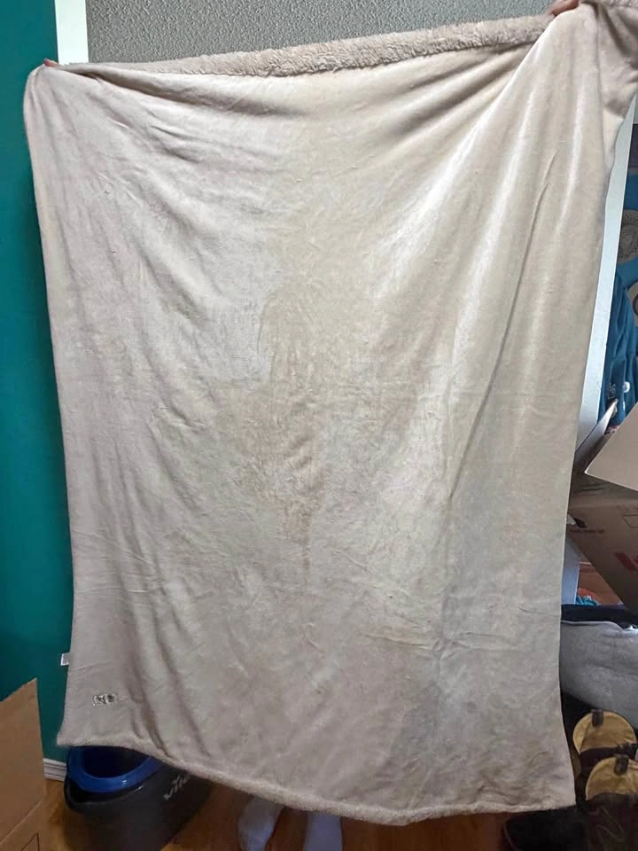 UnHide beige reversible blanket