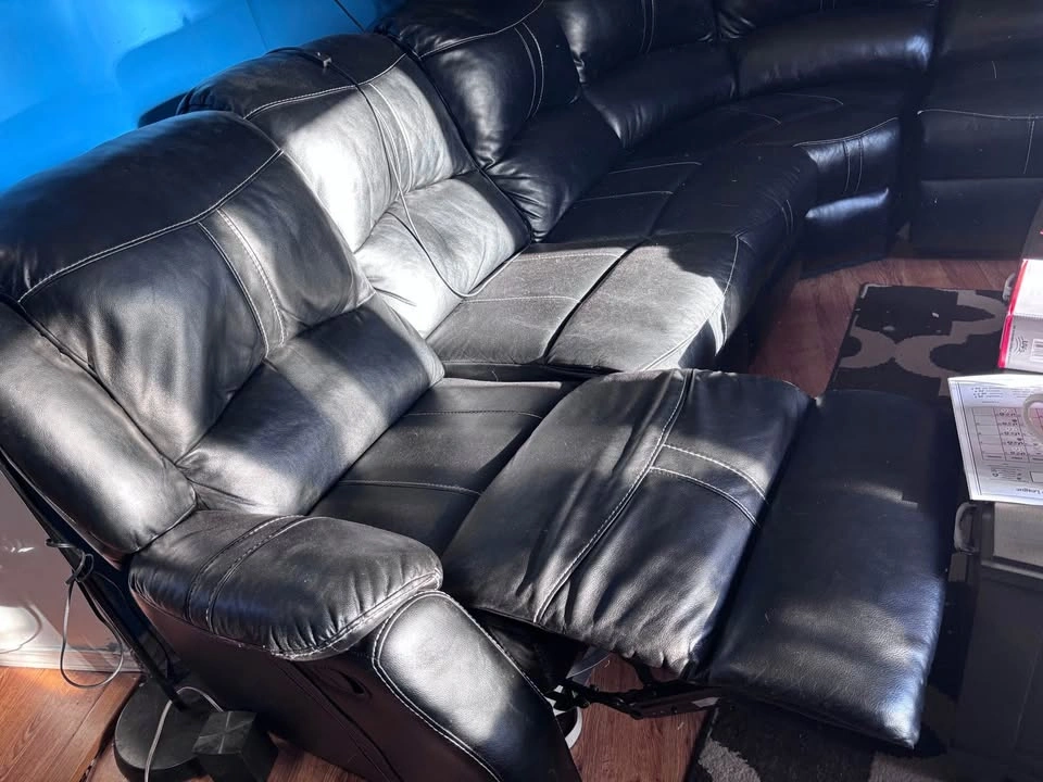 Lorraine Bel-AIre Ebony Left Facing Reclining Sectional - photo 5